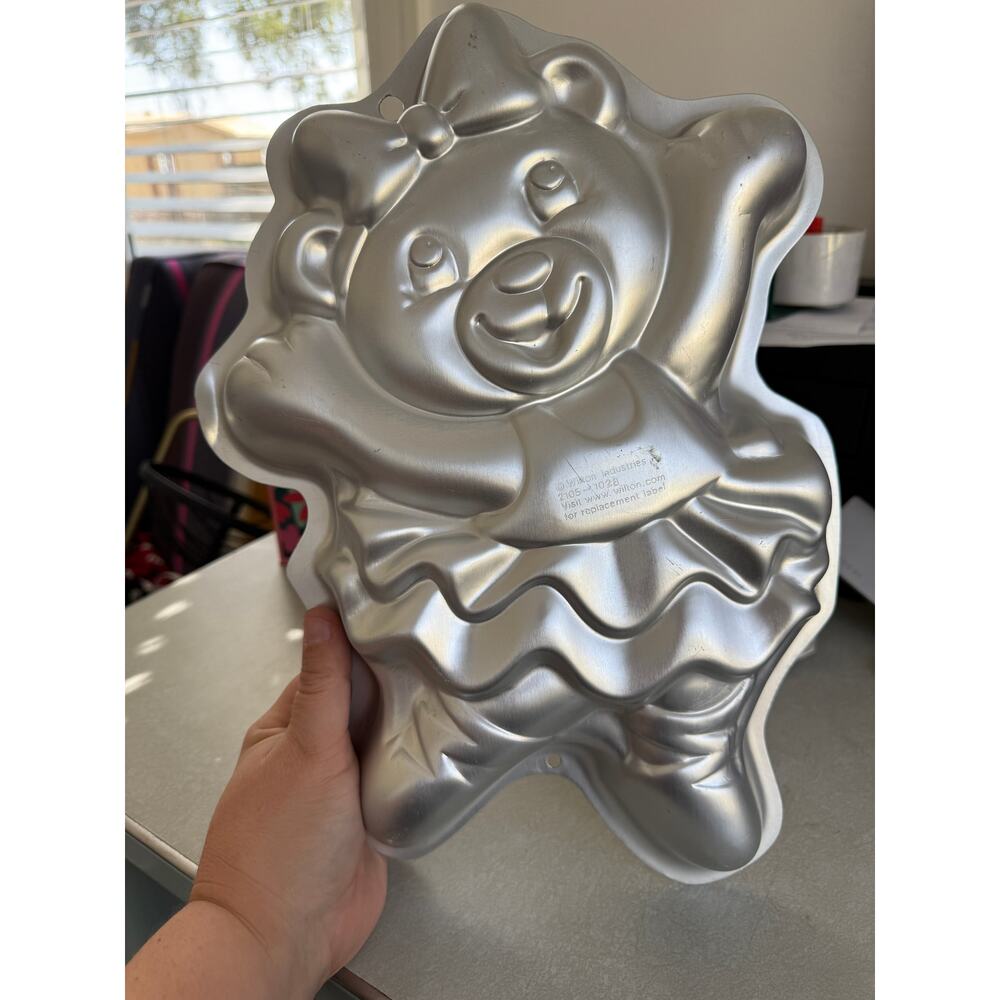 Wilton Ballerina Bear Cake Pan #2105-1028 Great condition